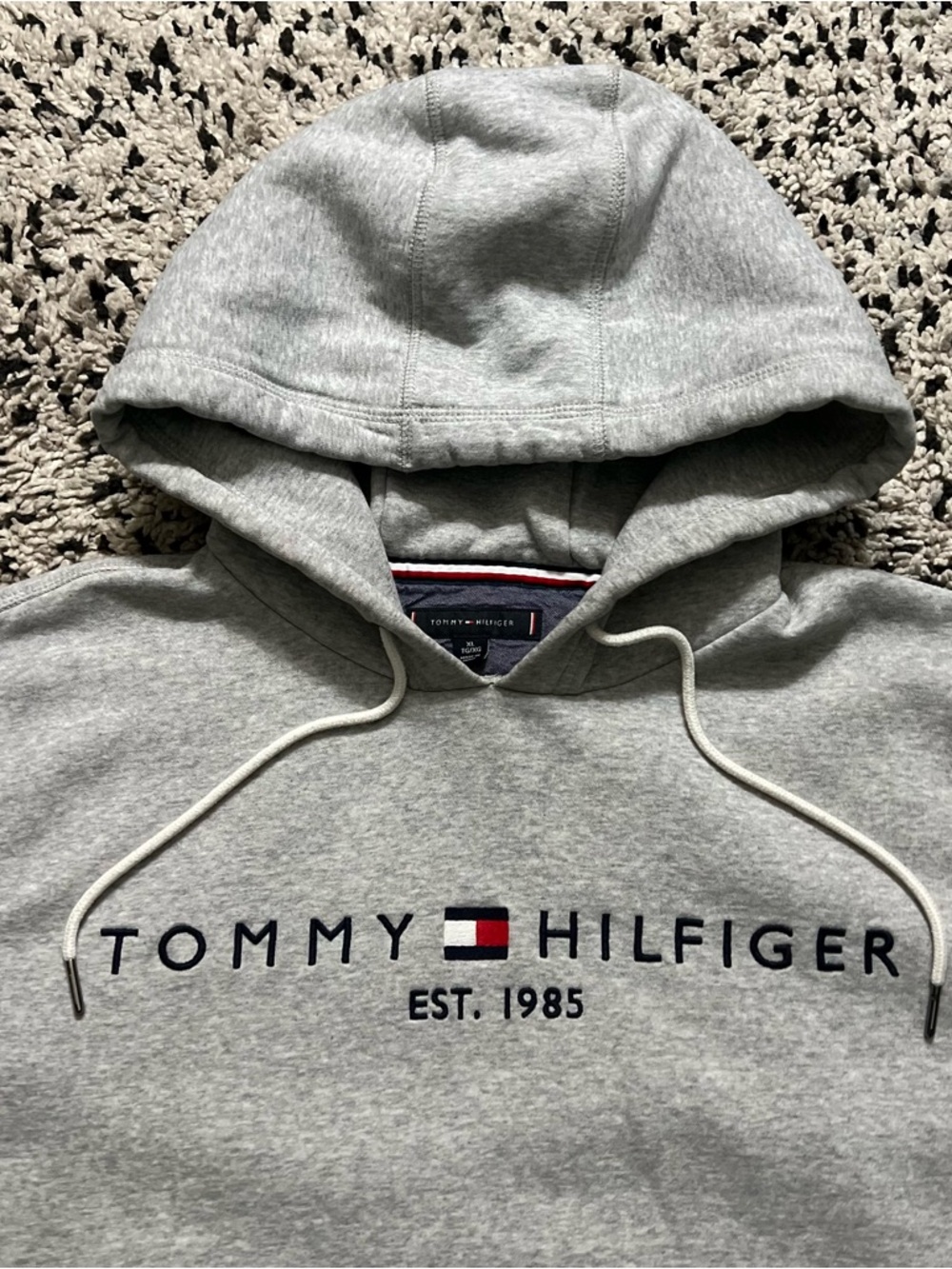 Tommy Hilfiger Hoodie Grey Pullover Spellout Logo Men’s Size XL - Picture 5 of 15